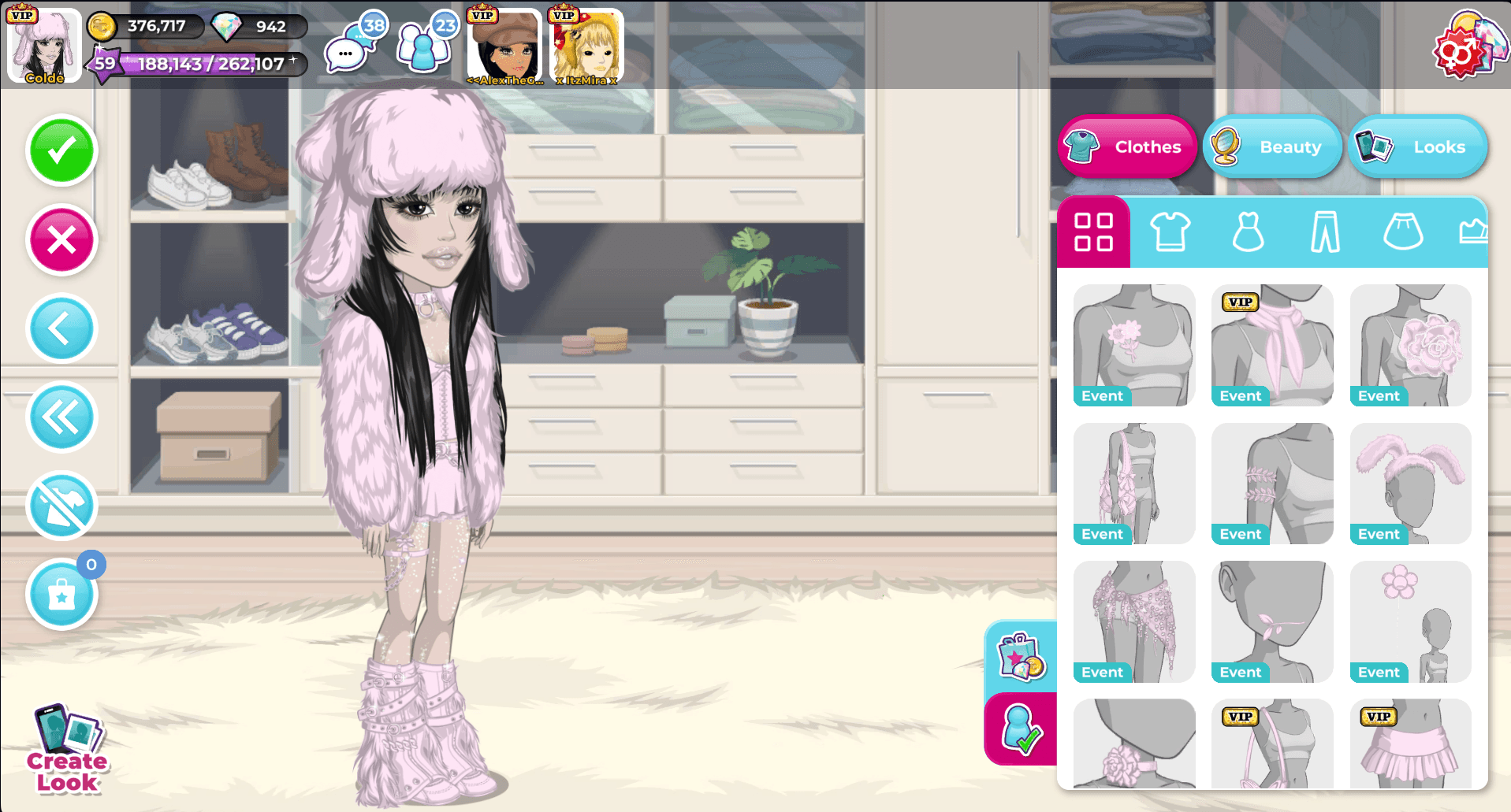 Coline's MovieStarPlanet avatar in the dress-up studio